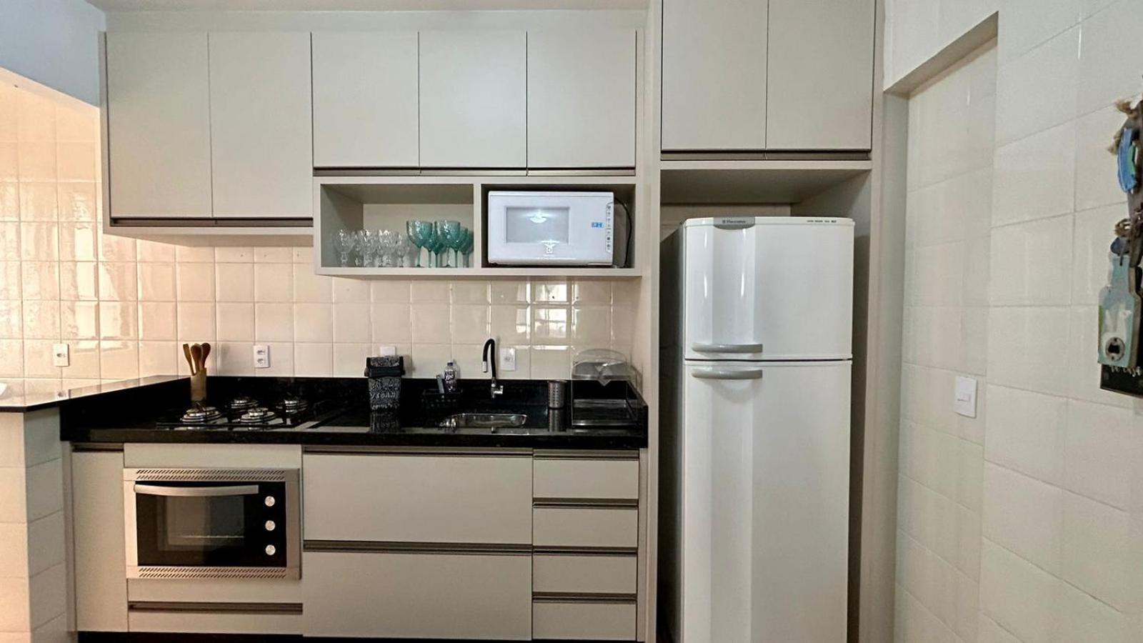 Bombas/ Bombinhas, A 50M Do Mar, Apartamento 2 Quartos, Com Churrasqueira Na Sacada, Ar E Wi-Fi ภายนอก รูปภาพ